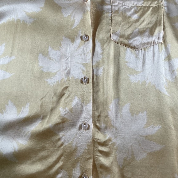 Pistola Women's Short Sleeve Button-Up Shirt Size Small‎ Yellow Leaf Print - Picture 4 of 6